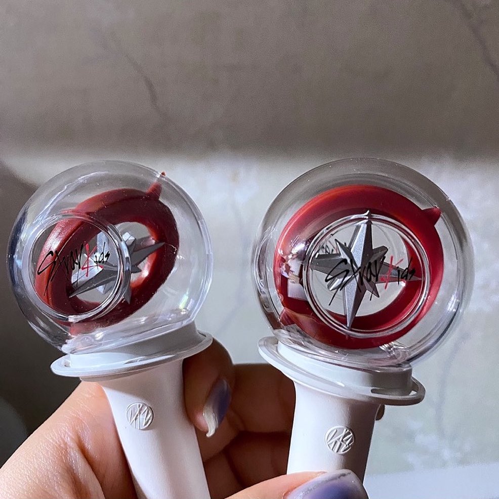 STRAY KIDS - lightstick ბრელოკი