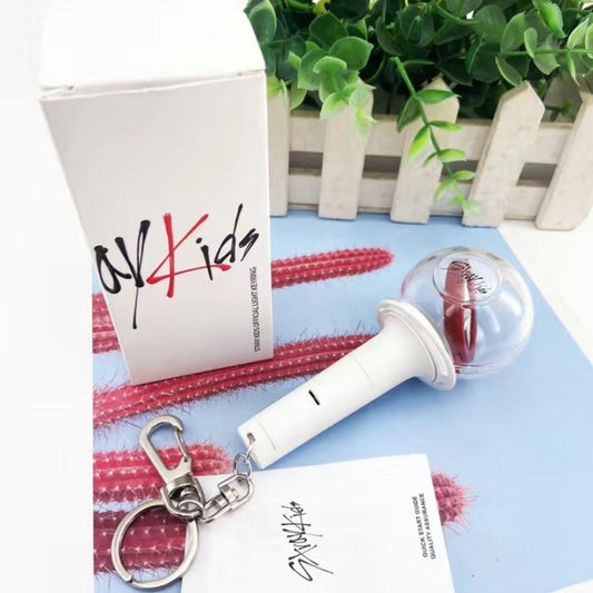 STRAY KIDS - lightstick ბრელოკი